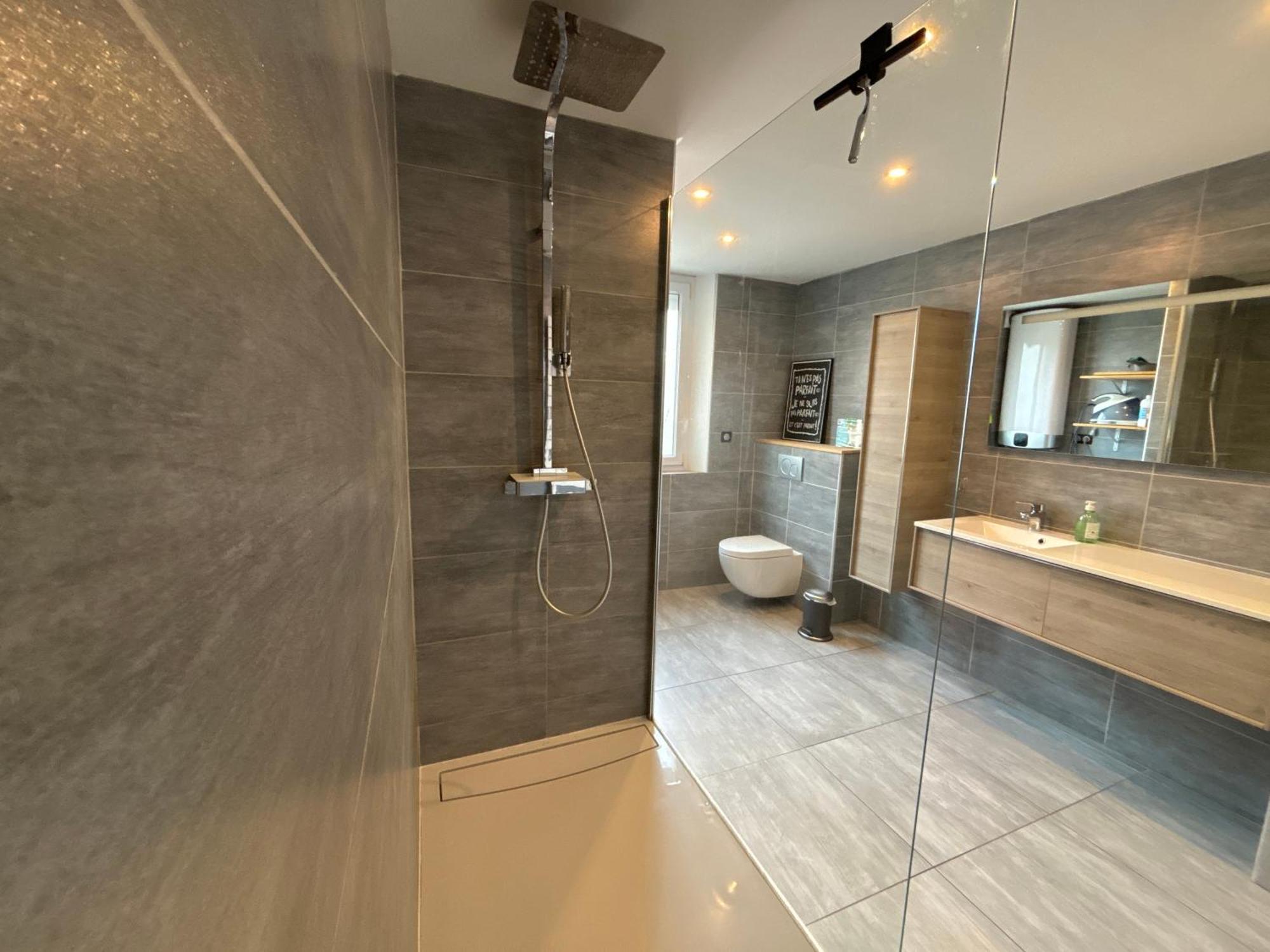 Logement Moderne avec wifi garage et proche du centre ville Charleville-Mézières Extérieur photo